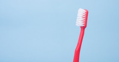 Reswirl fights plastic pollution with their new recyclable toothbrush