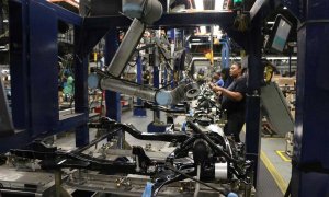 How can collaborative robots help the manufacturing industry become sustainable