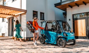 Squad Mobility, microcar electric de 6.250 de euro alimentat de la soare