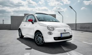 Stellantis testează încărcarea wireless pentru mașinile electrice cu Fiat New 500