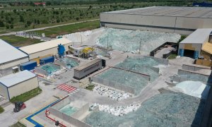 Fabrica de reciclare de sticlă din Călărași care ”taie” 8.000 tone de CO2/an