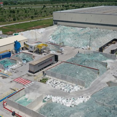 Fabrica de reciclare de sticlă din Călărași care ”taie” 8.000 tone de CO2/an