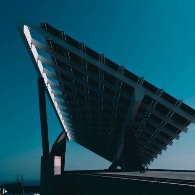 Cum ne poate ajuta energia solară să captăm emisiile de carbon