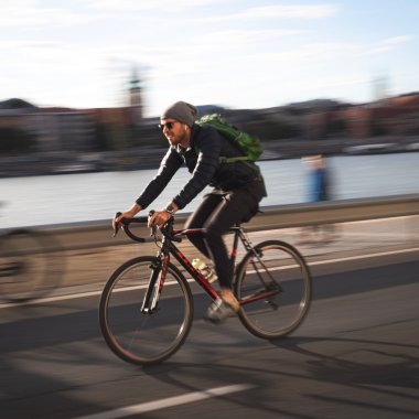 O autostradă pentru bicicliști din Coreea de Sud produce energie solară