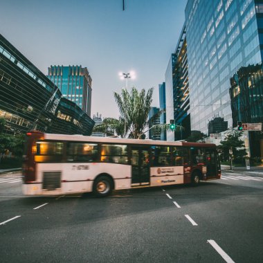 Wireless charging for buses, the future of urban mobility