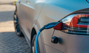 Premieră în România: vânzările de mașini electrice și hibrid, peste cele diesel