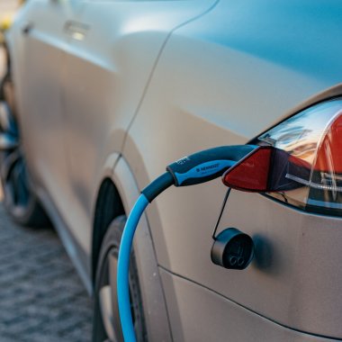 Premieră în România: vânzările de mașini electrice și hibrid, peste cele diesel