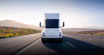 Tesla, new details about the semi-truck that could be delivered before 2023