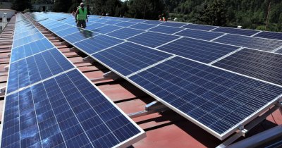 Slovacii de la TESLA aduc panouri solare pe acoperișurile clădirilor Element Industrial