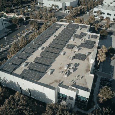 În viitor, acoperișurile ar putea genera electricitate pentru întreaga clădire