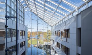 ORAÉ, from Saint-Gobain Glass, is the world’s first low carbon glass