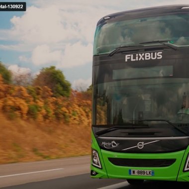 FlixBus, parteneriat cu Volvo Buses pentru autobuze operate 100% cu biodiesel