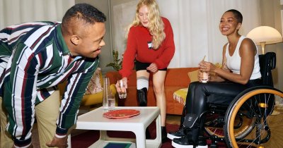 Un retailer european lansează o colecție de modă pentru persoanele cu dizabilități