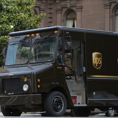 UPS achiziționează aproape 4.000 de vehicule pe combustibili alternativi