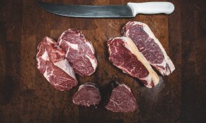 Carnea de laborator, alimentul-minune al industriei, aprobată pentru consum