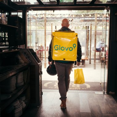 Glovo, 2 milioane de porții de mâncare livrate global prin Glovo Access