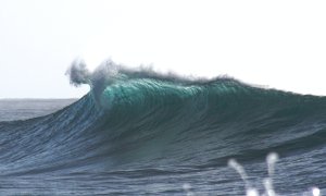Valurile ar putea fi sursa de energie a viitorului pentru comunitățile de coastă