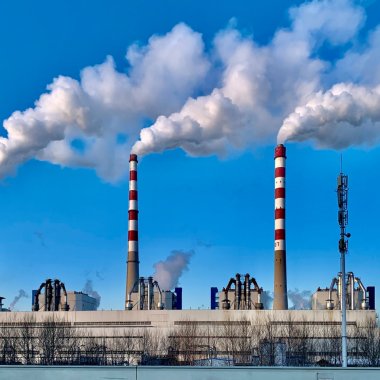 Producția energetică în 2022, mai poluantă din cauza combustibililor fosili