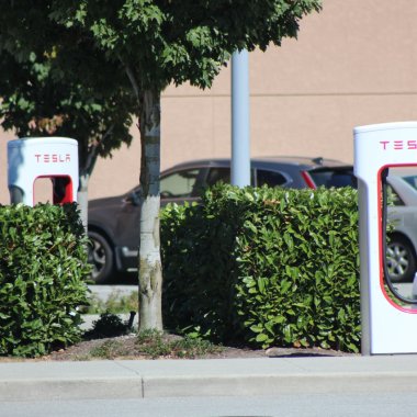 Tesla V4 Superchargers compatible with other brands are installed in Europe