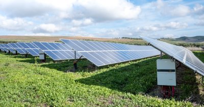 O firmă din Israel face o centrală fotovoltaică la Satu Mare cu finanțare de la Raiffeisen Bank