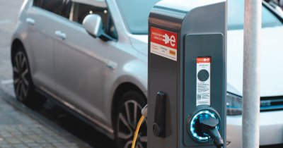 Battery-charging stations provide fast charging speeds where the grid can't