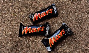 Mars începe implementarea ambalajelor sustenabile și reciclabile din hârtie