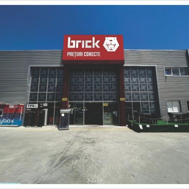 Românii de la Brick, 1 mil. lei pentru energie verde în magazinul din Constanța