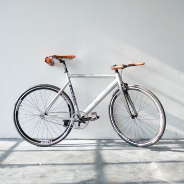 VanMoof, "the Tesla" of e-bicycles, keeps pedalling after a financial push