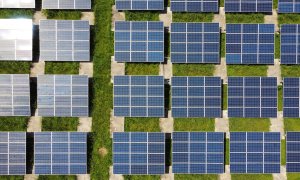 Energia solară a salvat rețeaua electrică a Europei în zilele toride de vară