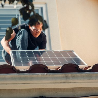 InoWatt.ro, marketplace de soluții fotovoltaice, sprijină instalatorii validați în programul Casa Verde 2023
