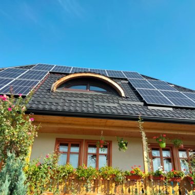 Casele bune schimbă vieți - cum transformă Soarele comunitățile vulnerabile
