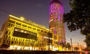 Raiffeisen Bank finanțează cel mai mare parc fotovoltaic din România