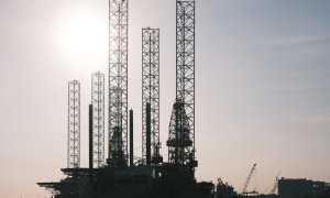 Liderii COP28 spun „adio” combustibililor fosili printr-un acord istoric