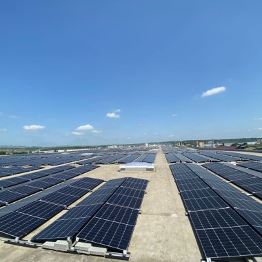 Simtel montează cea mai mare centrală fotovoltaică pe o clădire din România