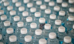 Dăunătoarele sticle de plastic nu au un înlocuitor sustenabil, spun cercetătorii
