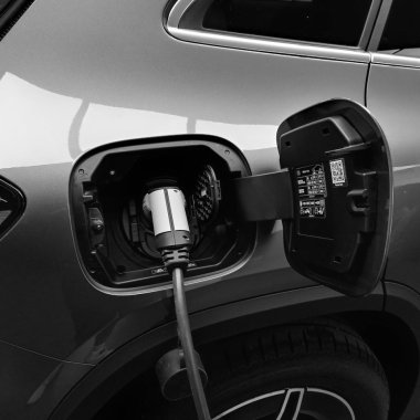 Peste 8400 de stații de încărcare a vehiculelor electrice vor fi instalate în România, Bulgaria și Lituania