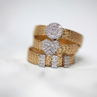 Pandora crafts its sustainable jewelry using 100% recycled gold and silver