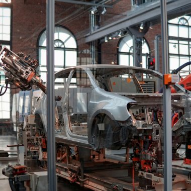 Acord Mercedes-Benz pentru producția cu oțel verde a modelelor electrice
