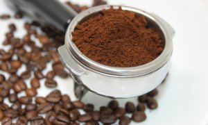 Studiu: Zațul de cafea, produsul-minune pentru o agricultură fără erbicide
