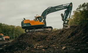 Studiu Volvo: utilajele de construcții electrice, performanțe identice, zero CO2