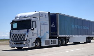 Hyundai showcases the world's first hydrogen truck that drives on its own