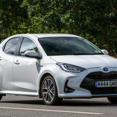Hybrid cars, the jack of all trades. Best models for commutes and long trips