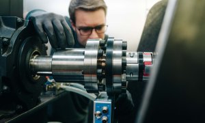BMW investește într-o companie care extinde autonomia mașinilor electrice