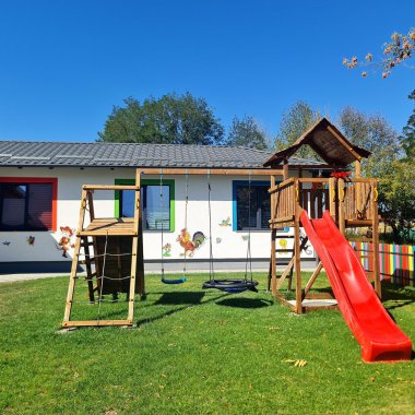 Contribuția EGGER de 1,4 mil euro pentru comunități mai educate și sănătoase