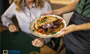 Ce i-ar face pe români să renunțe la produse de origine animală și zahăr