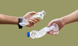 Cum se pot descompune deșeurile din plastic cu ajutorul aerului