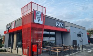 Investiție de peste 1 mil. euro în primul KFC din RO dotat cu panouri fotovoltaice