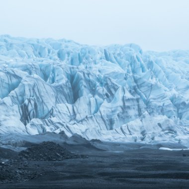 Melting glaciers: the potential danger at a distance that we can still avoid