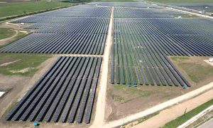 Raiffeisen finanțează cu peste 28 mil. euro parcul fotovoltaic din Teiuș