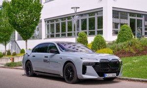 BMW testează primele sale baterii solide pe un model electric i7